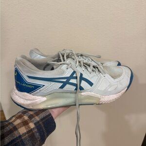 Asics Light Gray Athletic Running Shoes with Navy Accents 9.5